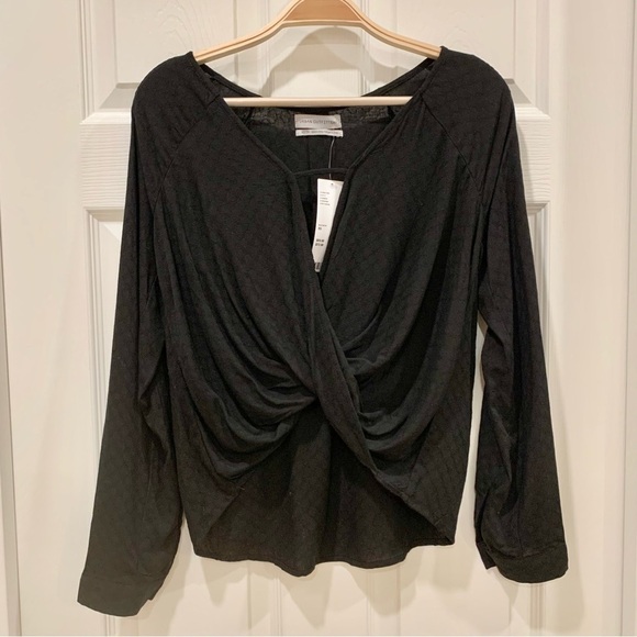 Black Textured Shadow Print Twist-Front Long-Sleeve Woven Shirt Top - Picture 4 of 7